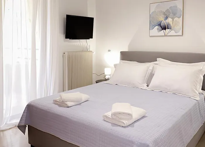 Blue Horizon, The Apartment